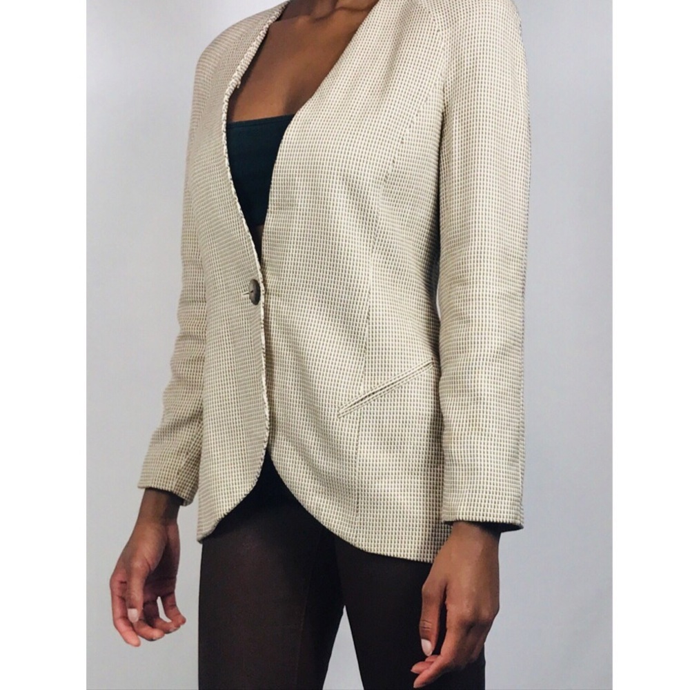 Elegant Cream Women's Blazer